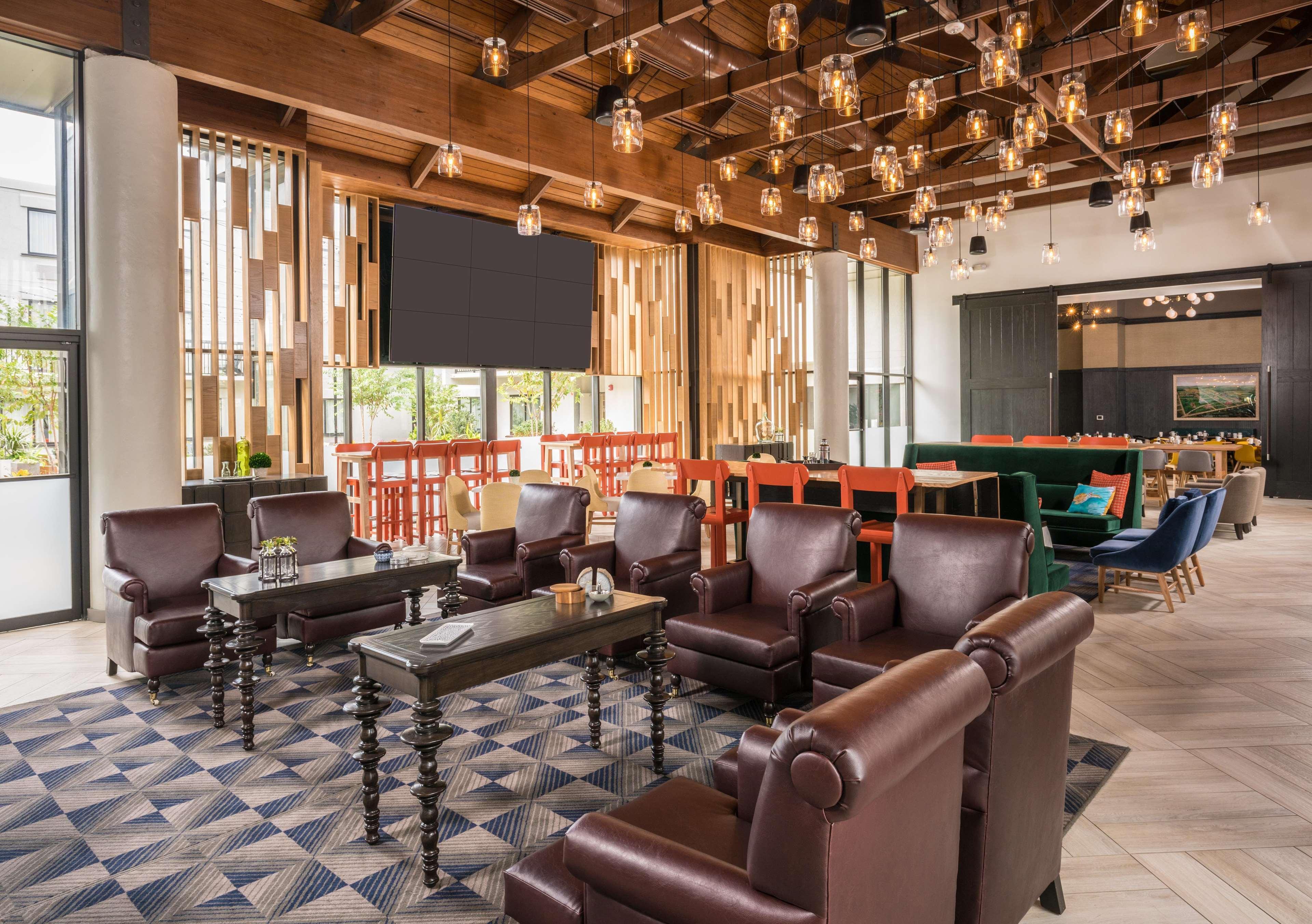 Doubletree By Hilton Gainesville Eksteriør billede