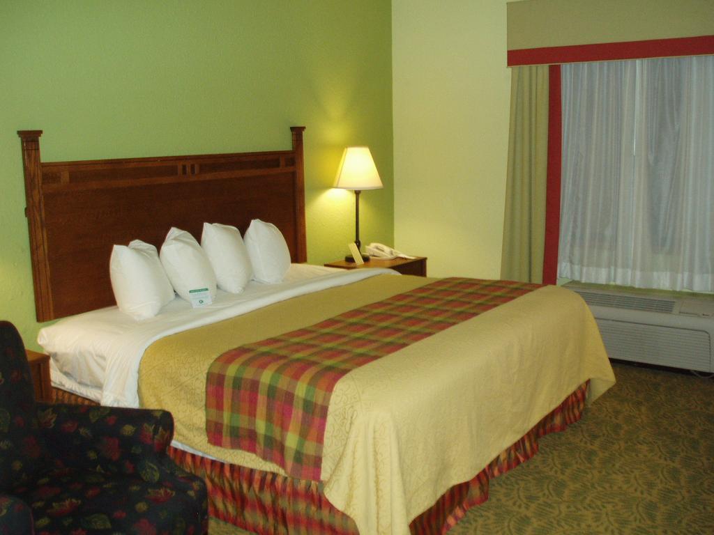 Doubletree By Hilton Gainesville Eksteriør billede